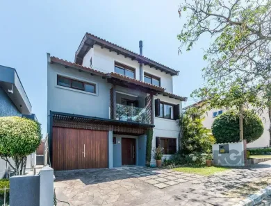 Casa com 4 Quartos à venda, 212m² no Espírito Santo, Porto Alegre