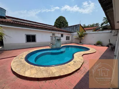Casa com 5 Quartos para alugar, 290m² no Aleixo, Manaus