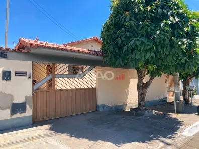 Casa com 5 Quartos à venda, 270m² no Jardim Atlântico, Goiânia