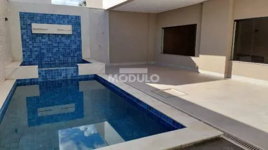 Apartamento com 3 Quartos para alugar, 180m² no Jardim Colina, Uberlândia