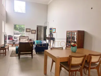 Casa de Condomínio com 3 Quartos à venda, 220m² no Chácaras Silvania, Valinhos