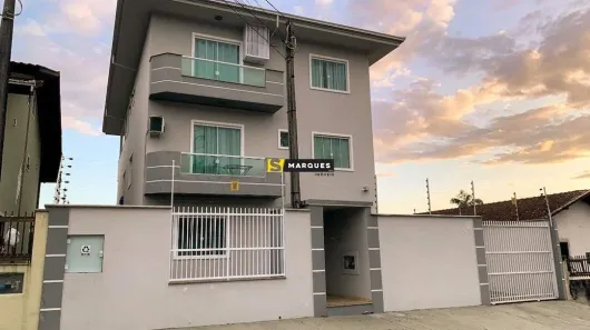 Apartamento com 2 Quartos para alugar, 58m² no Iririú, Joinville
