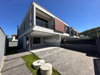 Casa com 3 Quartos à venda, 190m² no Rio Tavares, Florianópolis