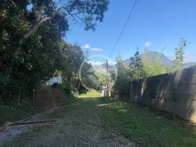 Lote/Terreno à venda, 877m² no Jardim Europa, Teresópolis