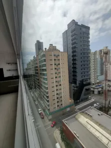 Apartamento com 3 Quartos para alugar, 120m² no Meia Praia, Itapema