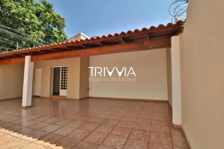 Casa com 3 Quartos para alugar, 155m² no Nossa Senhora Aparecida, Uberlândia