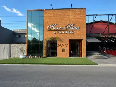 Ponto Comercial para alugar, 1010m² no Centro, Canoas