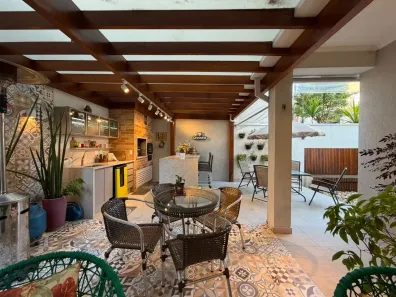 Casa de Condomínio com 3 Quartos à venda, 284m² no Vila Oliveira, Mogi das Cruzes
