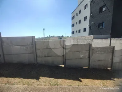 Lote/Terreno à venda, 197m² no Residencial Jardins da Catalunha, Atibaia