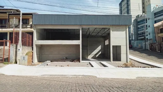 Prédio Comercial para alugar, 350m² no Diamantino, Caxias do Sul