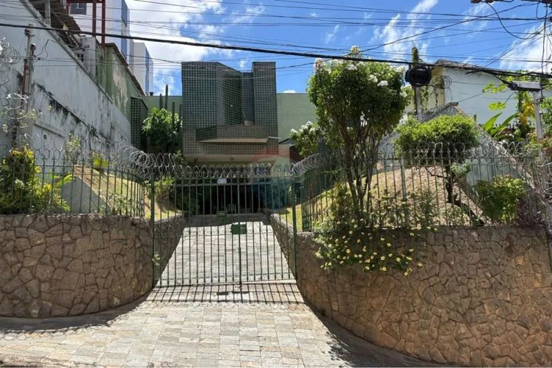 Casa com 1 quarto — Sagrada Família, Belo Horizonte