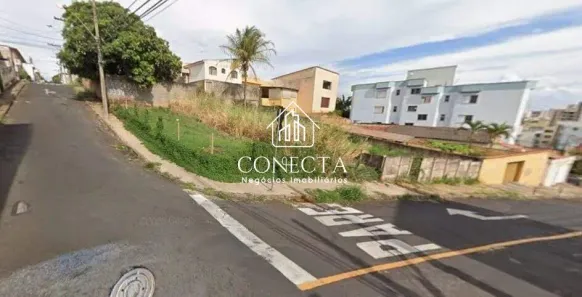 Lote/Terreno à venda, 337m² no General Osório, Uberlândia
