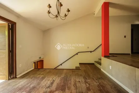 Casa com 3 Quartos para alugar, 240m² no Jardim Itu, Porto Alegre