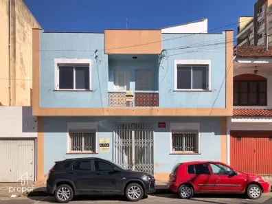 Sobrado com 4 Quartos para alugar, 188m² no Centro, Pelotas