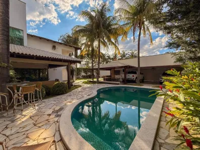 Casa com 4 Quartos à venda, 400m² no Jardim Karaíba, Uberlândia