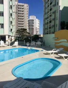 Apartamento com 2 Quartos para alugar, 69m² no Barreiros, São José