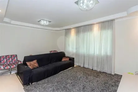 Sobrado com 4 Quartos à venda, 214m² no Vila Fiat Lux, São Paulo