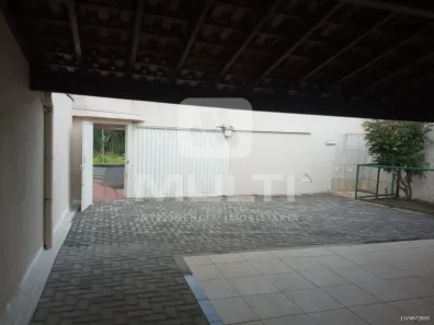 Casa com 3 Quartos para alugar, 150m² no Granada, Uberlândia