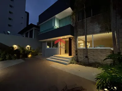 Casa com 5 Quartos para alugar, 600m² no Pituba, Salvador