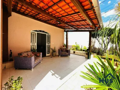 Casa com 4 Quartos à venda, 322m² no Santa Amélia, Belo Horizonte