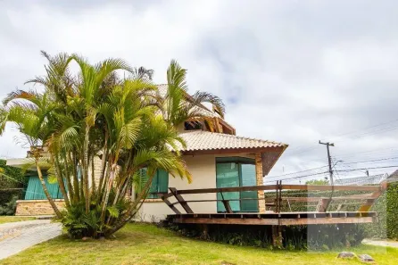 Casa de Condomínio com 4 Quartos à venda, 415m² no Uberaba, Curitiba