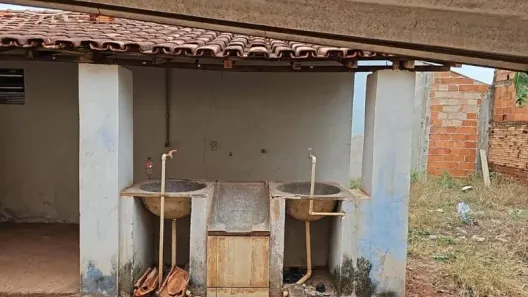 Casa com 2 Quartos à venda, 210m² no Lagoa Azul II, Ituiutaba