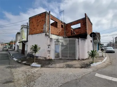 Sobrado com 2 Quartos à venda, 180m² no Vila Urupês, Suzano