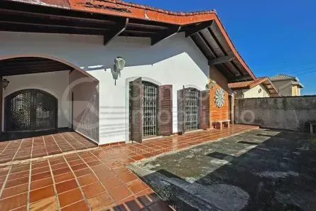 Casa com 3 Quartos à venda, 201m² no Parque Turistico, Peruíbe