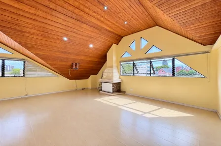 Sobrado com 3 Quartos à venda, 246m² no Campina do Siqueira, Curitiba