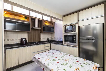 Sobrado com 4 Quartos à venda, 90m² no Xaxim, Curitiba