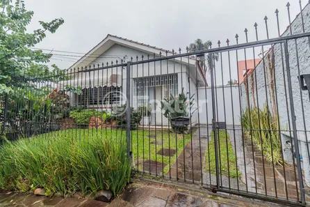 Casa com 3 Quartos à venda, 168m² no Três Figueiras, Porto Alegre