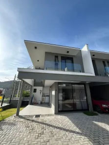 Casa de Condomínio com 2 Quartos para alugar, 100m² no , Garopaba