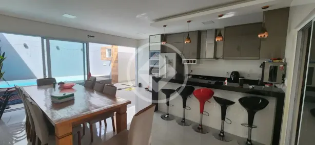 Casa com 3 Quartos à venda, 156m² no Novo Mundo, Uberlândia