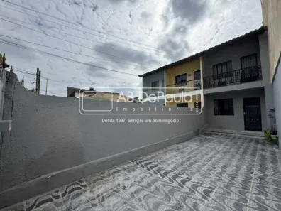 Casa com 2 Quartos para alugar, 90m² no Realengo, Rio de Janeiro