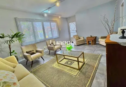 Casa com 2 Quartos para alugar, 228m² no Três Figueiras, Porto Alegre
