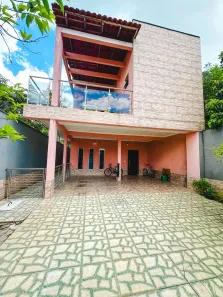 Casa com 3 Quartos à venda, 238m² no Tarumã, Manaus