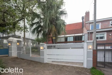 Casa com 4 Quartos à venda, 282m² no Chácara das Pedras, Porto Alegre