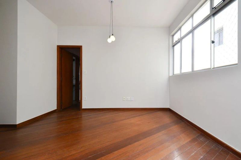 Apartamento com 3 quartos — Sagrada Família, Belo Horizonte