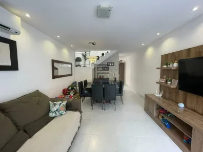 Sobrado com 2 Quartos à venda, 124m² no Vila Capri, Araruama