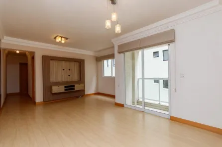 Apartamento com 2 Quartos para alugar, 80m² no Centro, Curitiba