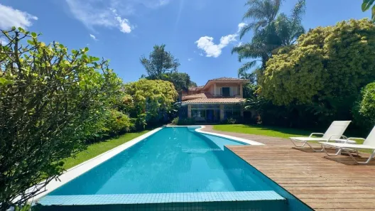 Sobrado com 7 Quartos à venda, 2118m² no Camburi, São Sebastião