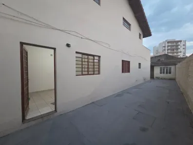 Sobrado com 3 Quartos para alugar, 125m² no Jardim das Monções, Taubaté
