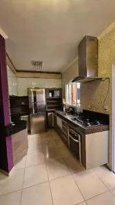 Casa com 2 Quartos para alugar, 200m² no Vila Suissa, Mogi das Cruzes