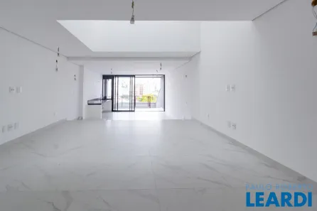 Sobrado com 3 Quartos à venda, 220m² no Vila Romana, São Paulo