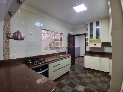 Casa com 3 Quartos para alugar, 250m² no Cidade Jardim, Americana