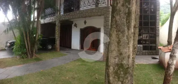 Casa com 6 Quartos à venda, 400m² no Piratininga, Niterói