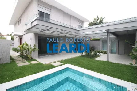 Sobrado com 4 Quartos à venda, 398m² no Alto de Pinheiros, São Paulo