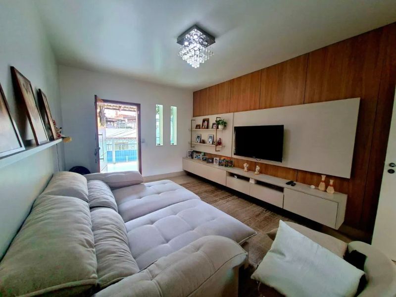 Casa com 3 quartos — Nova Granada, Belo Horizonte