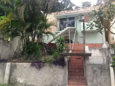 Casa com 7 Quartos à venda, 510m² no Santa Rosa, Niterói