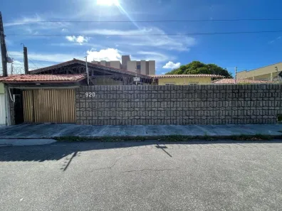 Casa com 6 Quartos à venda, 578m² no Montese, Fortaleza